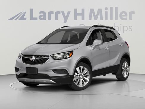 Used 2018 Buick Encore Essence AWD/4WD image 2