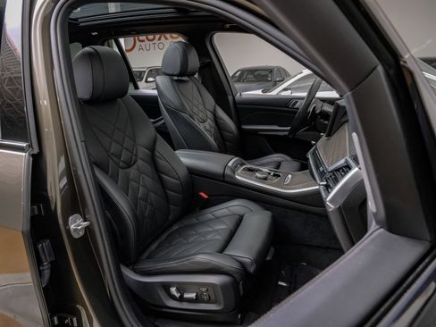 Used 2024 BMW X5 sDrive40i w/ M Sport Package image 39