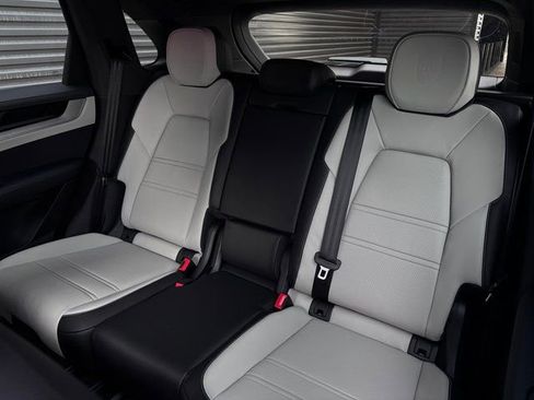 New 2026 Porsche Cayenne image 25