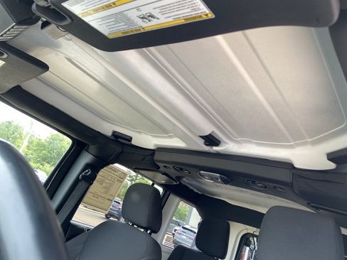 Used 2018 Jeep Wrangler Unlimited Sport AWD/4WD image 32