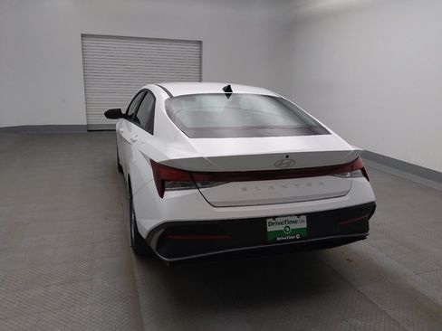 Used 2025 Hyundai Elantra SE image 6