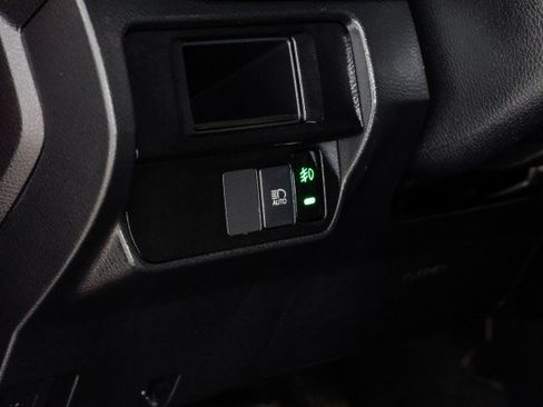 Used 2018 Toyota Tacoma SR RWD image 25