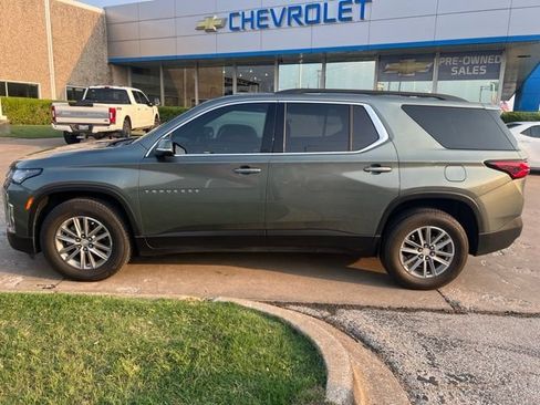 Used 2022 Chevrolet Traverse LT FWD image 6