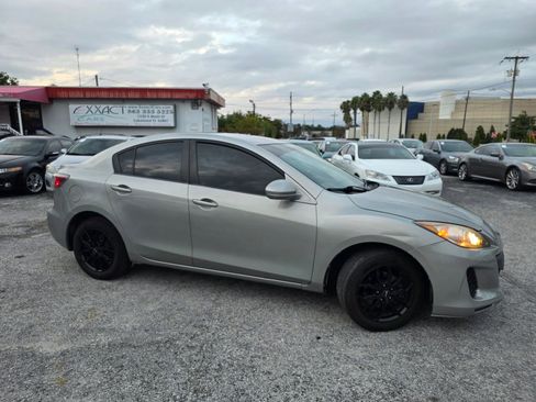 Used 2013 MAZDA MAZDA3 i Sport image 8
