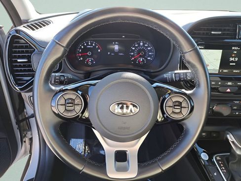 Used 2021 Kia Soul EX image 17