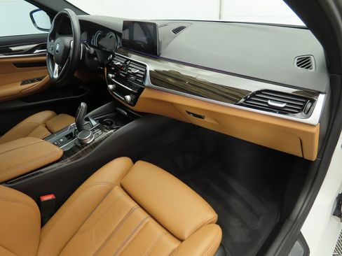 Used 2019 BMW 530i xDrive 530i xDrive w/ Convenience Package image 18