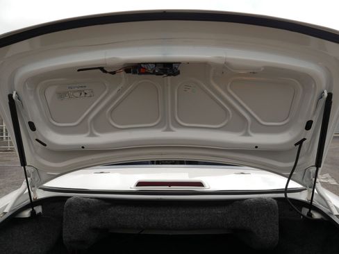 Used 1990 Buick Reatta Convertible image 86