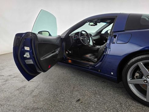 Used 2007 Chevrolet Corvette Coupe w/ Preferred Equipment Group RWD image 14