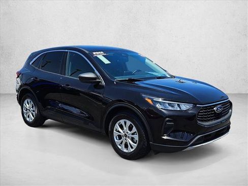 Used 2023 Ford Escape Active FWD image 3