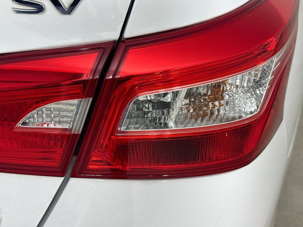 Used 2018 Nissan Sentra SV FWD image 28