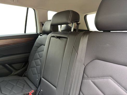 Used 2024 Volkswagen Atlas SE AWD/4WD image 13