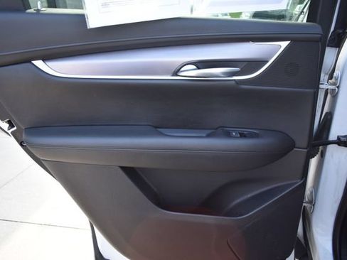 Used 2017 Cadillac XT5 Luxury w/ Driver Awareness Package FWD image 35
