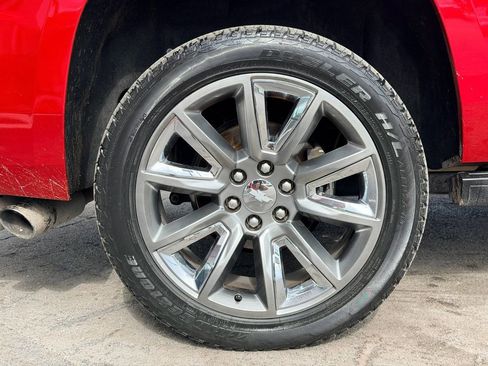 Used 2015 Chevrolet Suburban LTZ RWD image 32