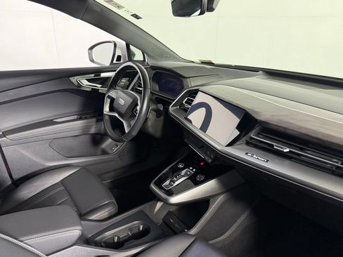 Used 2024 Audi Q4 e-tron Prestige AWD/4WD image 31