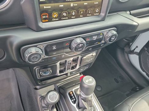 Used 2023 Jeep Wrangler Unlimited Sahara AWD/4WD image 21