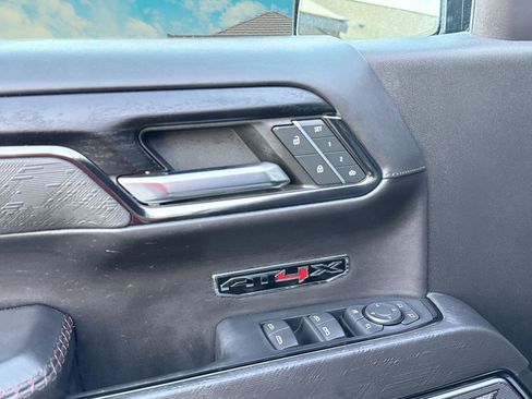 Used 2024 GMC Sierra 1500 AT4X image 7