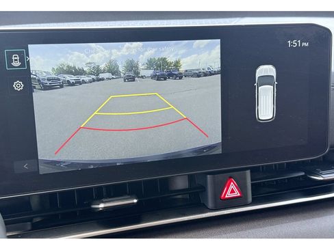Used 2025 Kia Carnival EX FWD image 24