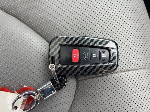 Used 2021 Toyota Highlander Limited image 43