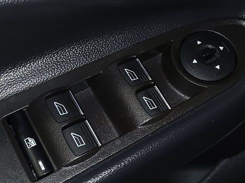 Used 2018 Ford Focus SE FWD image 27