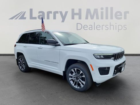 New 2025 Jeep Grand Cherokee Overland w/ Adv Protech Group III image 7
