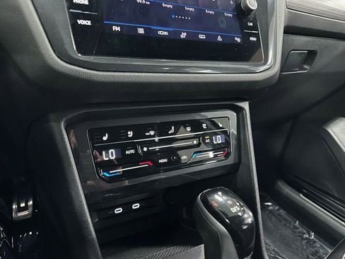 Used 2022 Volkswagen Tiguan SEL R-Line image 21
