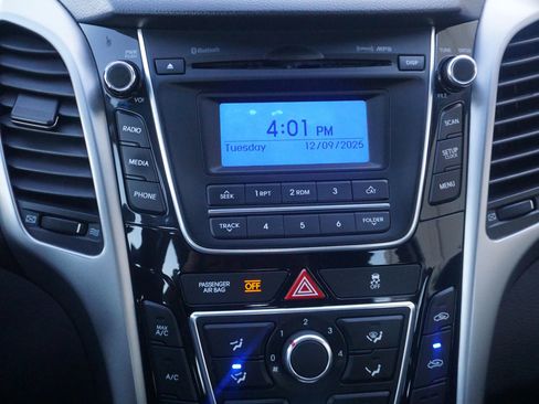 Used 2014 Hyundai Elantra GT image 24