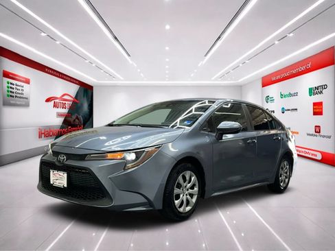 Used 2022 Toyota Corolla LE FWD image 3
