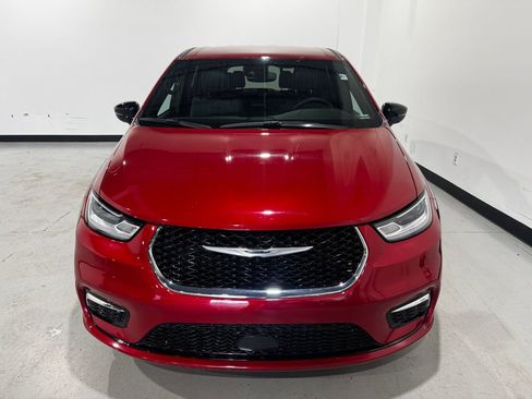 Used 2025 Chrysler Pacifica Select FWD image 7