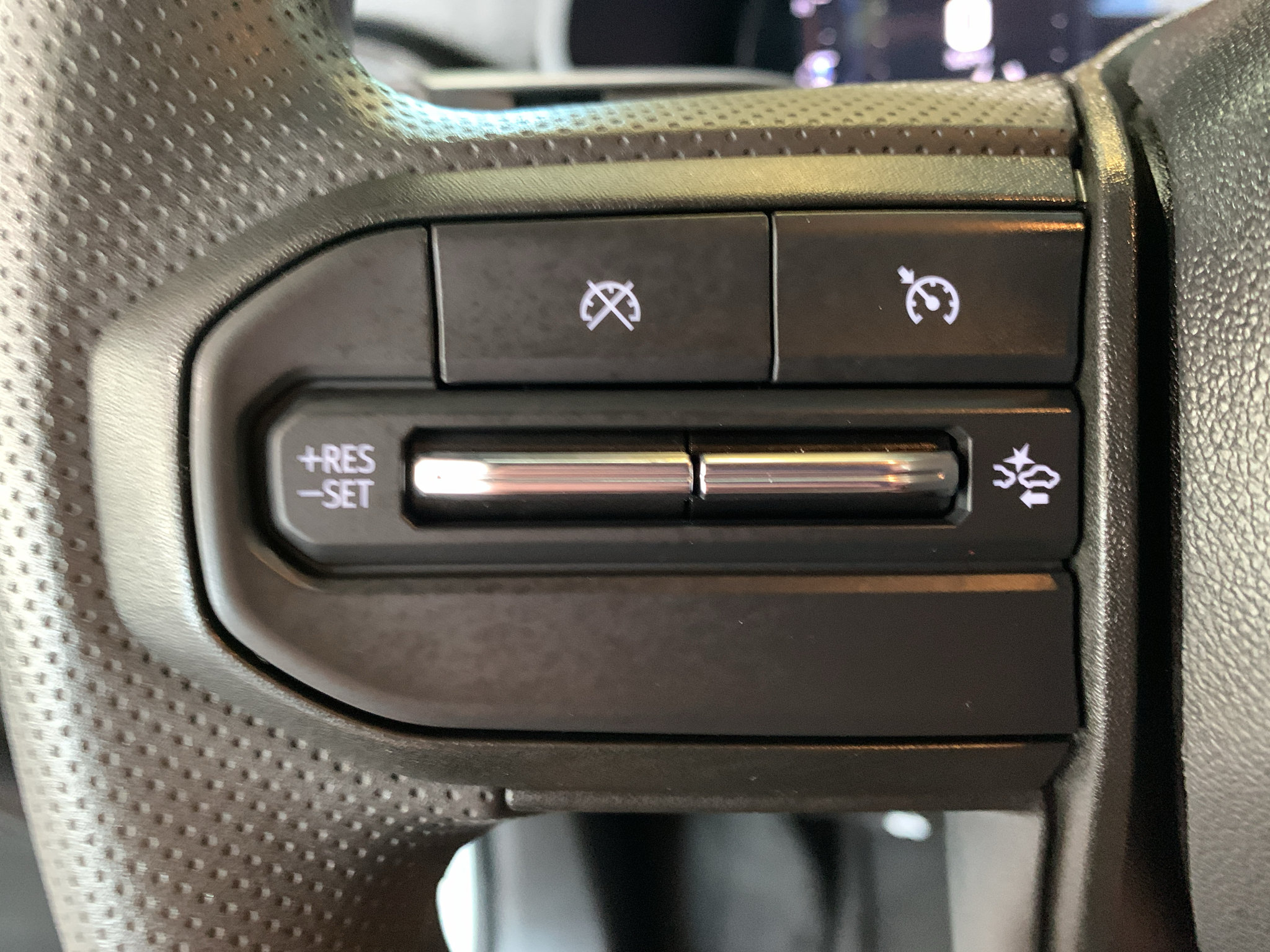Used 2024 Chevrolet Colorado Trail Boss w/ Technology Package AWD/4WD image 19