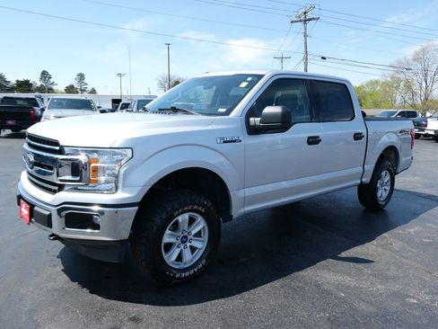 Used 2018 Ford F150 XLT w/ Trailer Tow Package image 8