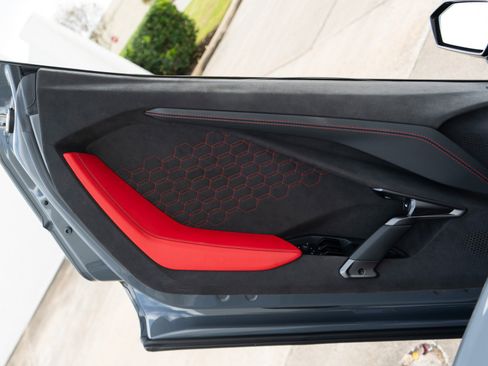 Used 2024 Lamborghini Revuelto image 30