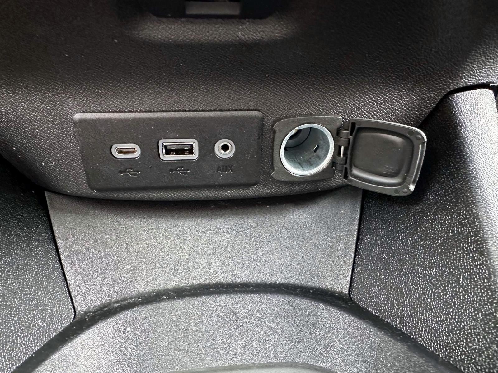 Used 2024 Chevrolet Malibu RS FWD image 23