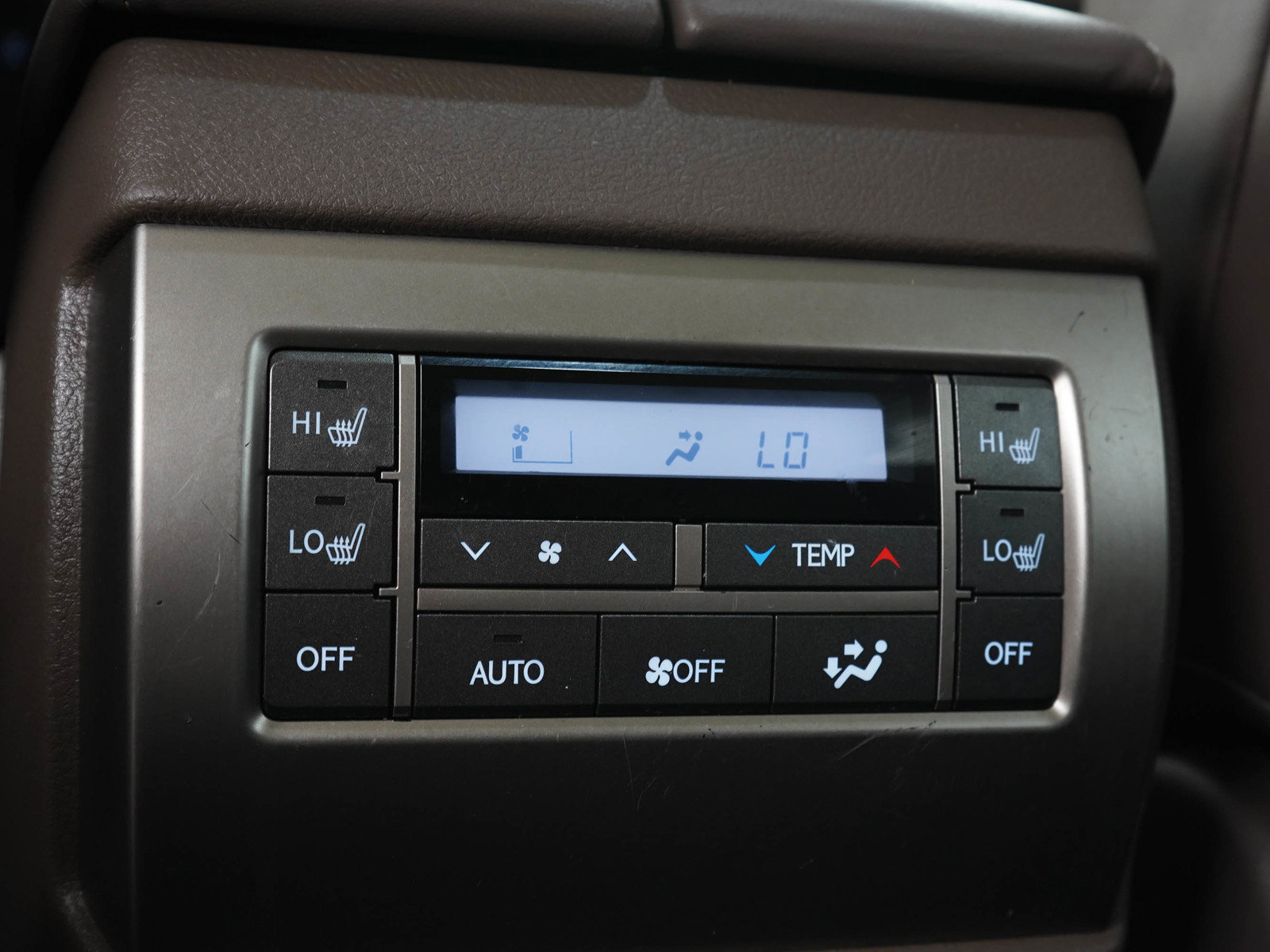 Used 2018 Lexus GX 460 Premium w/ Premium Package AWD/4WD image 16