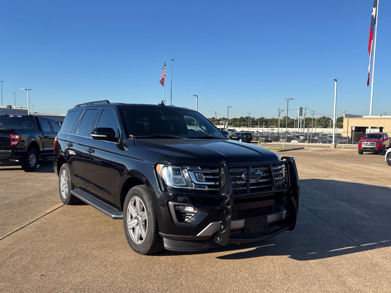 Used 2019 Ford Expedition XLT w/ Equipment Group 202A RWD image 3