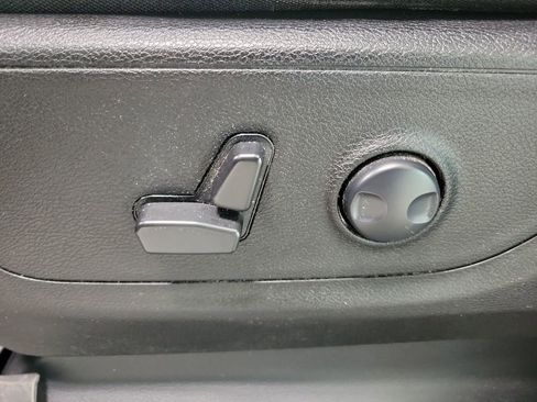 Used 2023 RAM 1500 Big Horn AWD/4WD image 33