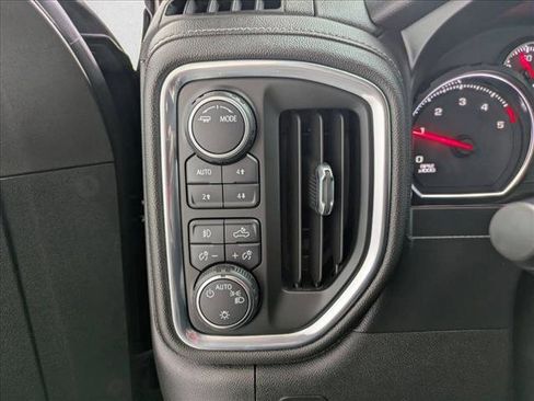 Used 2022 Chevrolet Silverado 2500 LT w/ Convenience Package image 12