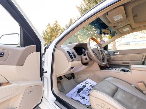 Used 2006 Cadillac STS V8 w/ Preferred Equipment Group image 10