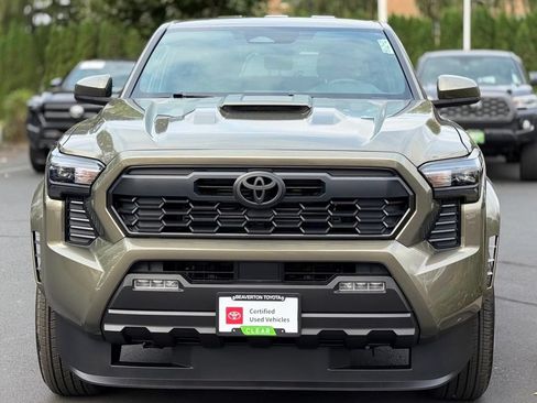 Certified 2025 Toyota Tacoma TRD Sport AWD/4WD image 8