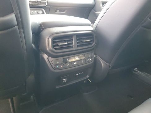 Used 2025 Honda Pilot Elite image 14