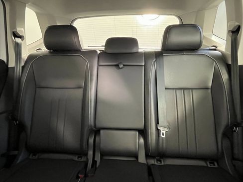 Used 2024 Volkswagen Tiguan SE image 20