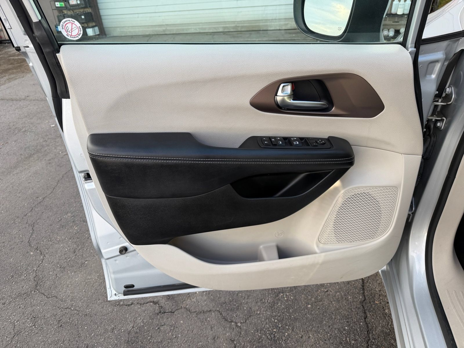Used 2023 Chrysler Voyager LX FWD image 19