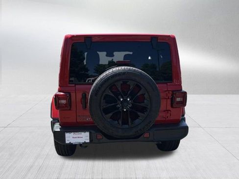 Certified 2025 Jeep Wrangler Unlimited Sahara w/ Safety Group AWD/4WD image 6
