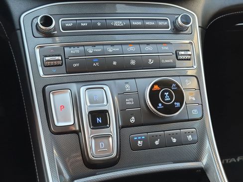Used 2021 Hyundai Santa Fe Limited AWD/4WD image 26