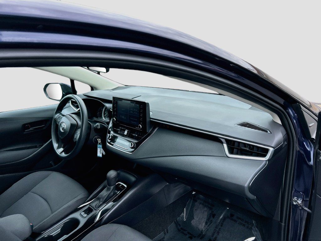 Used 2022 Toyota Corolla LE FWD image 26