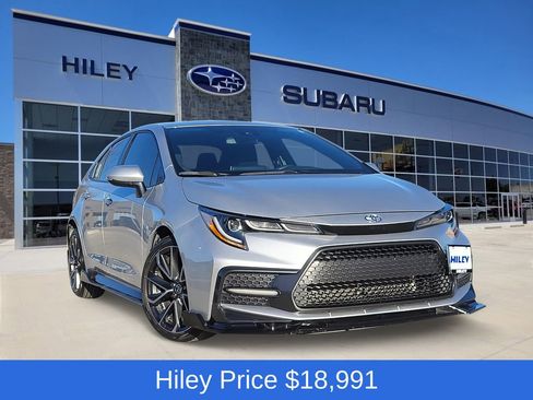 Used 2020 Toyota Corolla SE image 1