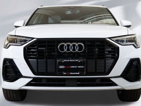 Certified 2025 Audi Q3 2.0T Premium w/ Convenience Package image 26