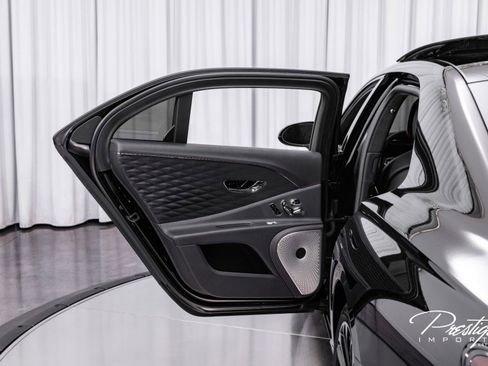 Used 2023 Bentley Flying Spur W12 image 45