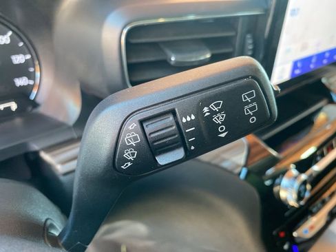 Certified 2023 Ford Explorer Limited w/ Equipment Group 301A image 31