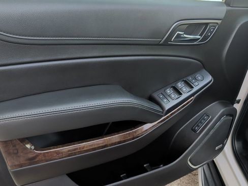 Used 2020 Chevrolet Tahoe LT image 12