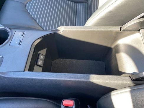 Used 2023 Toyota Camry SE image 12